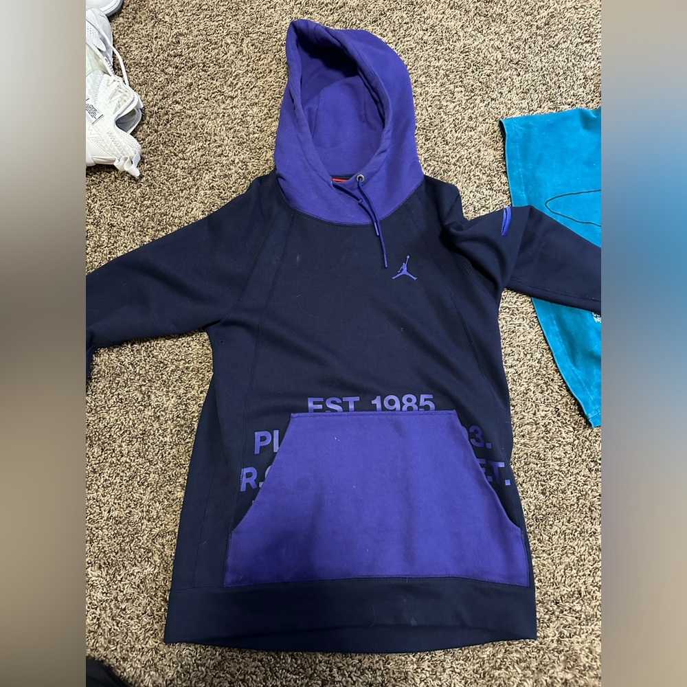Men’s small Jordan sweatshirt